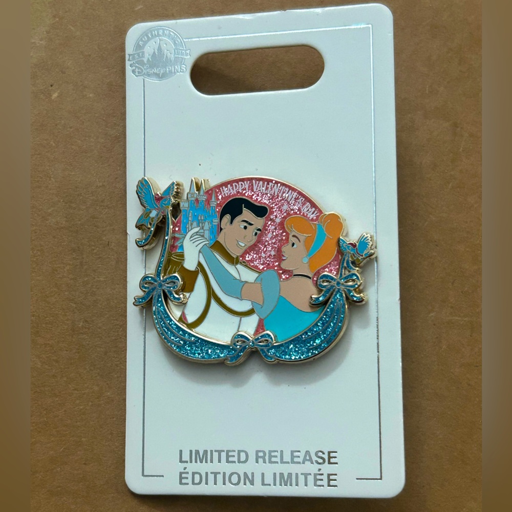 2022 Disney Parks Happy Valentines Day Cinderella Limited Release Disney Pin